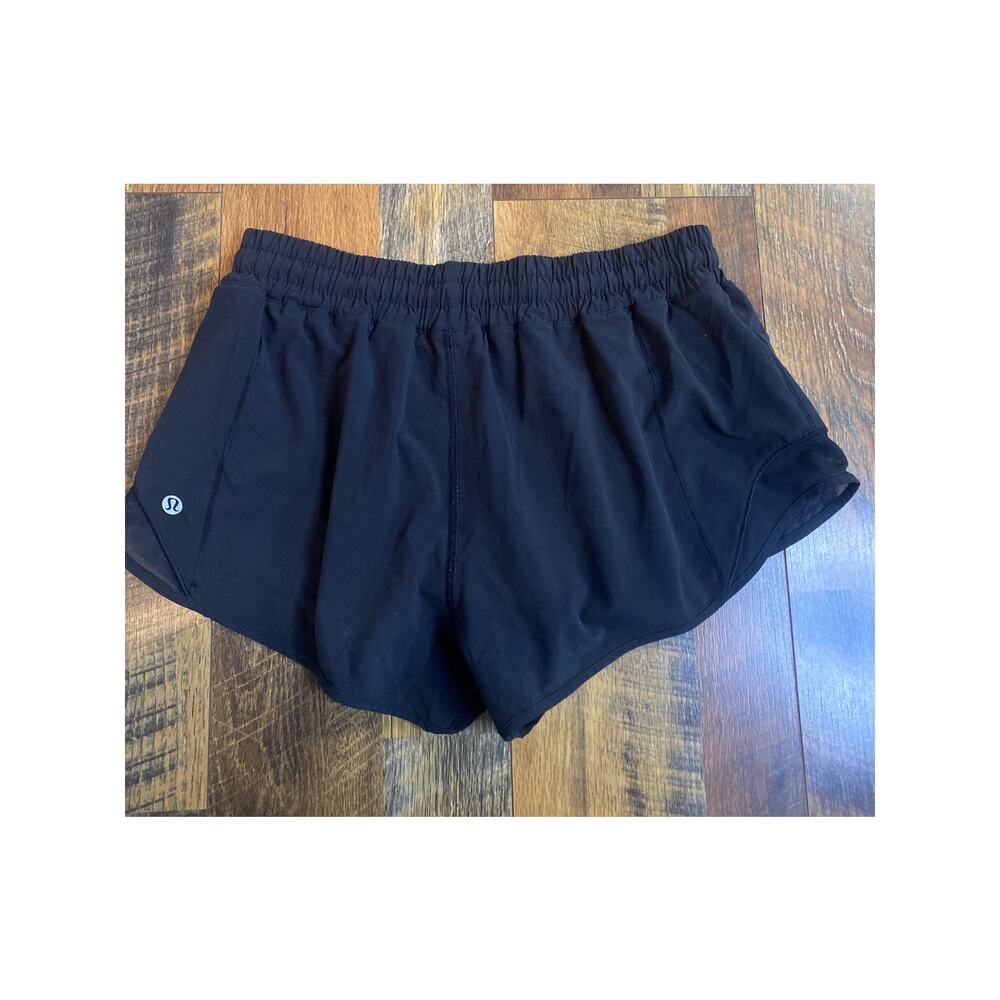 Lululemon Hotty Hot Short II 2.5" Black Sz 8